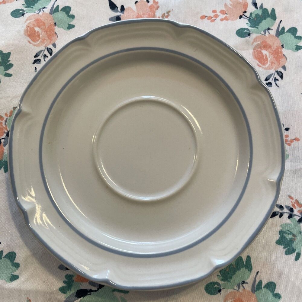 Covington Stoneware 7 in Round Plates 2-Piece Set Glossy Off-White Japan